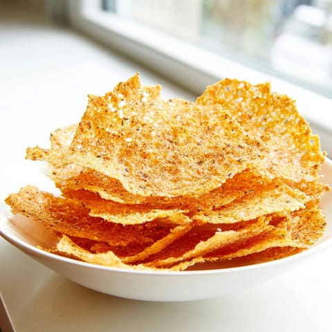 Crispy Cottage Cheese Chips